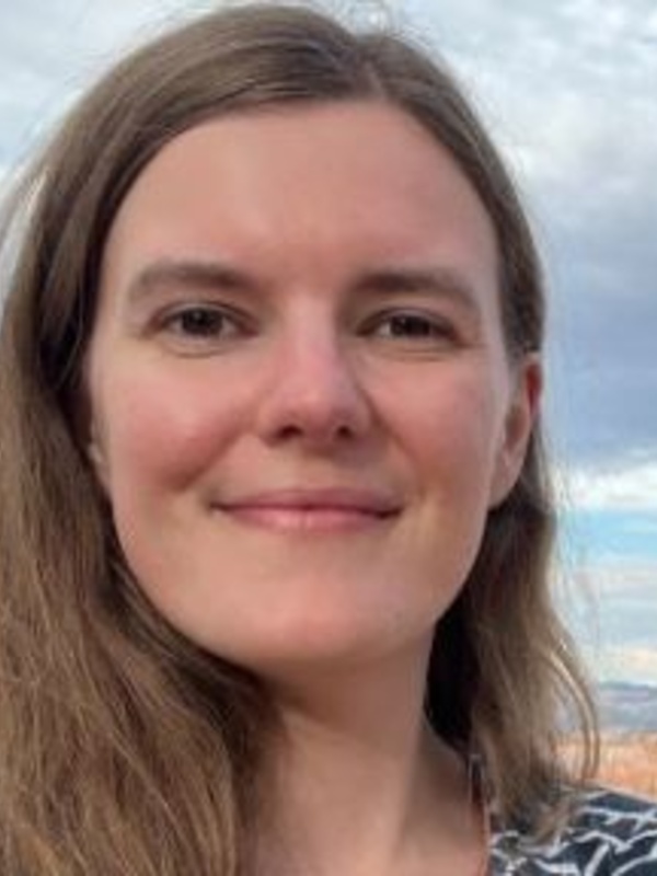 Dr Liesbeth François