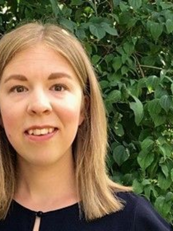 Dr Helena  Phillips-Robins