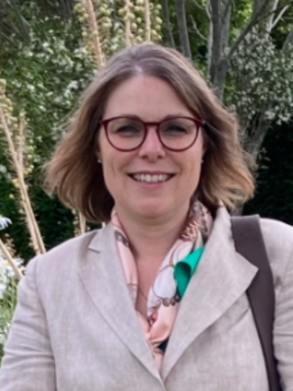 Dr Charlotte Woodford