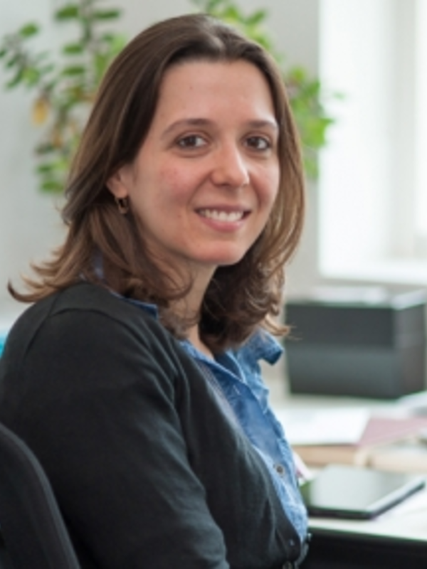 Dr Viviane Carvalho da Annunciação